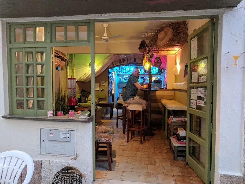 Tropicano Bar