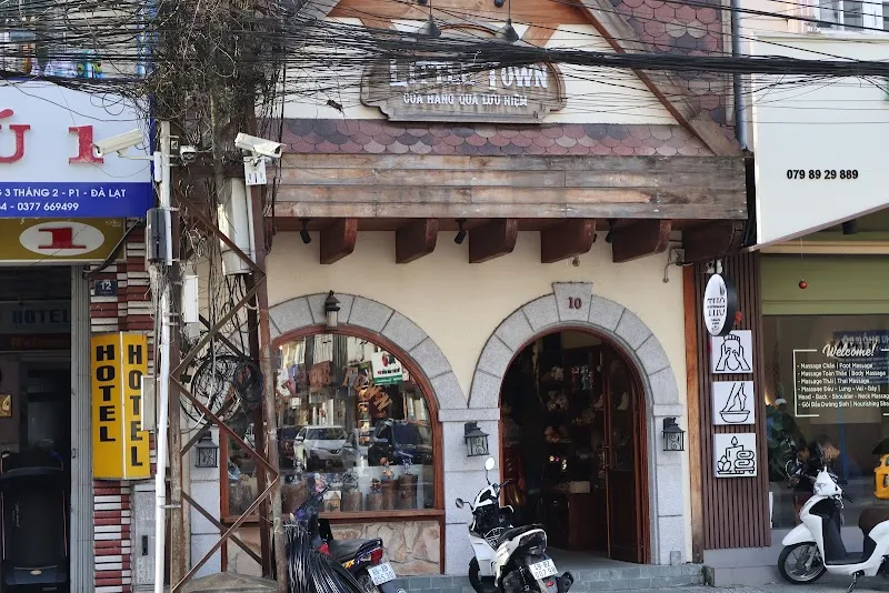 Little Town - Cửa Hàng Quà Tặng Lưu Niệm