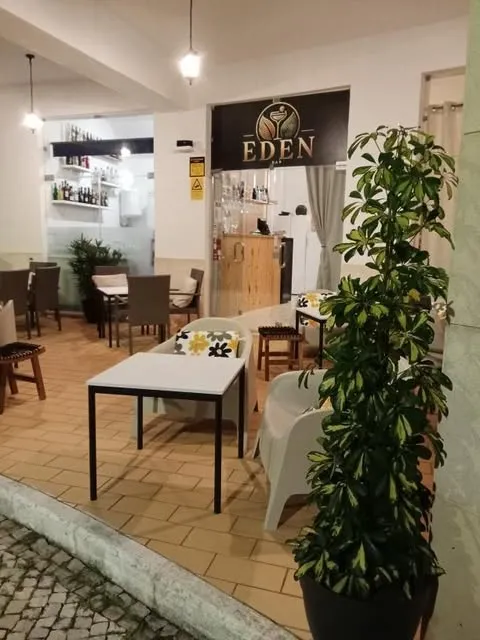 Eden bar