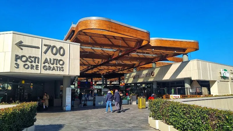 Centro Commerciale Aura