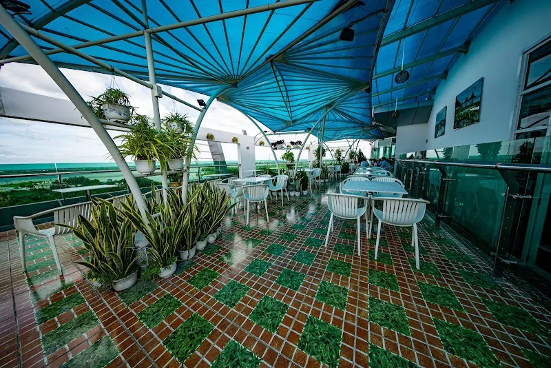 Ninh Kieu Sky Bar