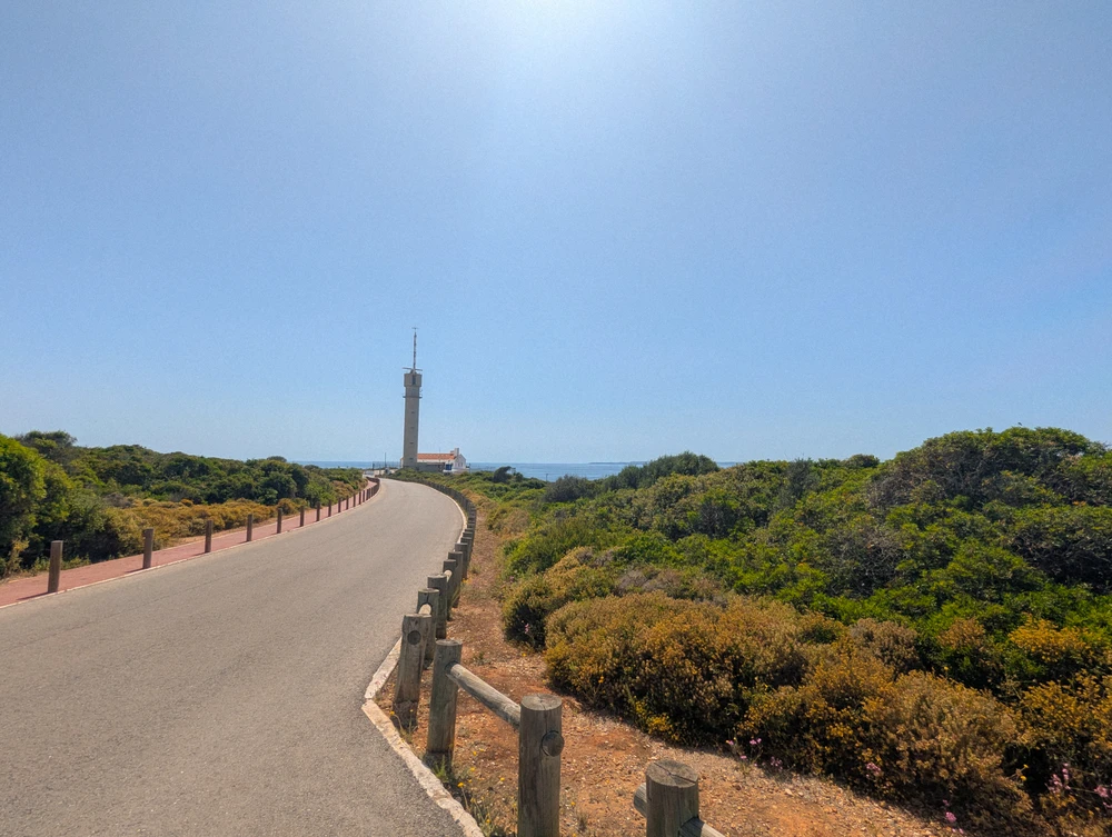 Costal Walk to the Ponta Do Altar Lighthouse in Ferragudo